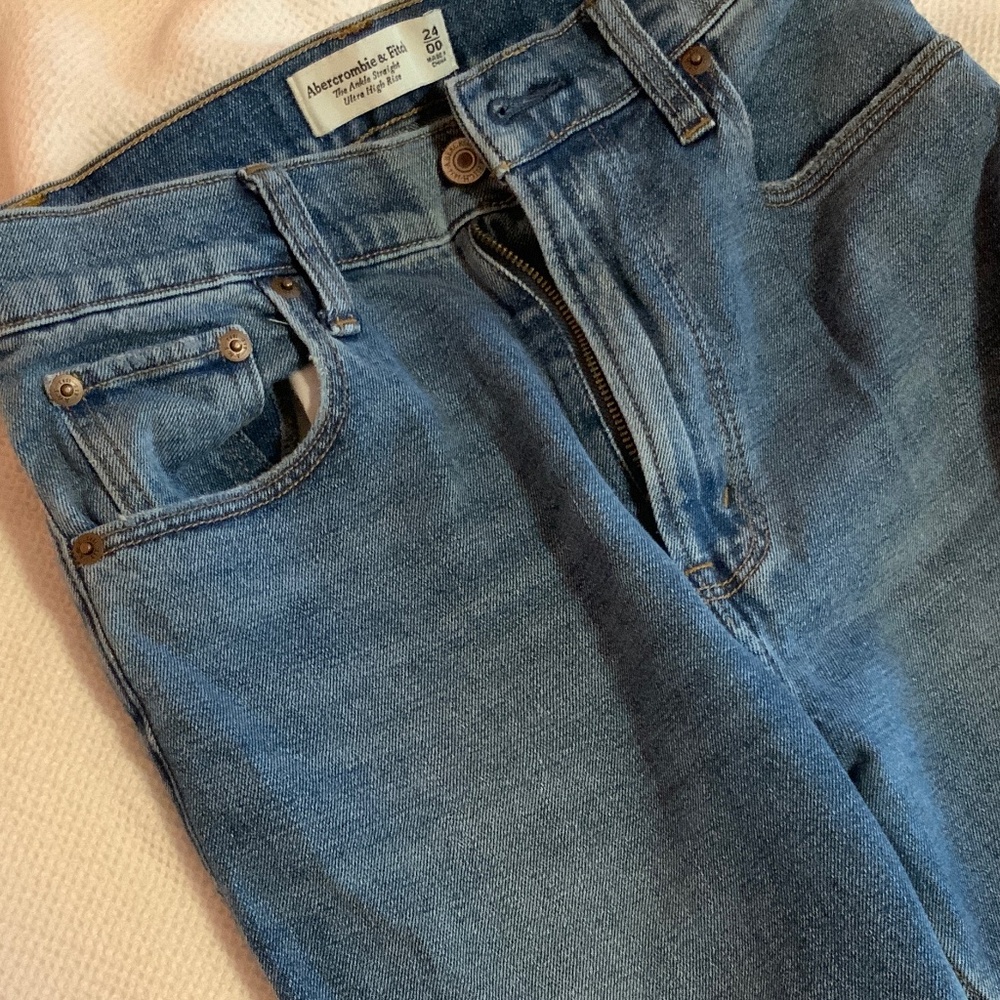 JEANS - Picture 6 of 6